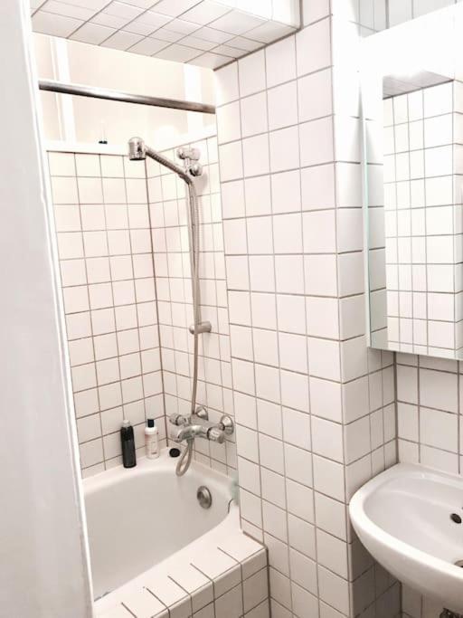 Ground Floor In Villa In Charlottenburg Garden View เบอร์ลิน ภายนอก รูปภาพ